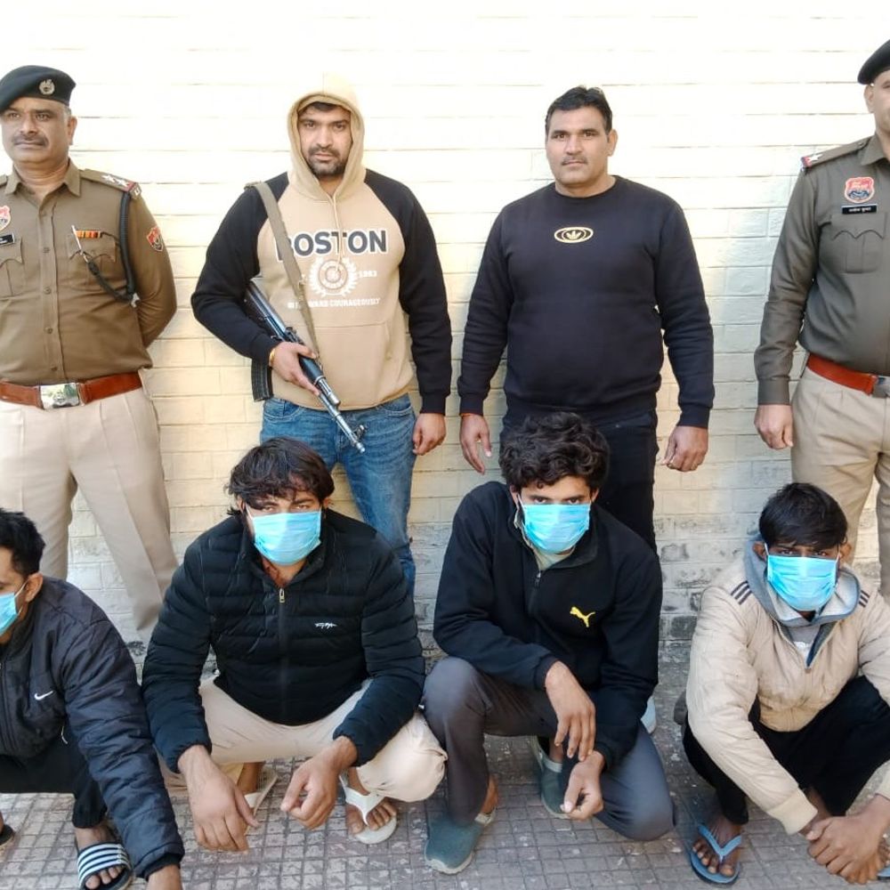 झज्जर में जानलेवा हमला करने के 4 आरोपी गिरफ्तार:जिले के गांव रेढूवास में जमीन विवाद के चलते हुआ था झगड़ा