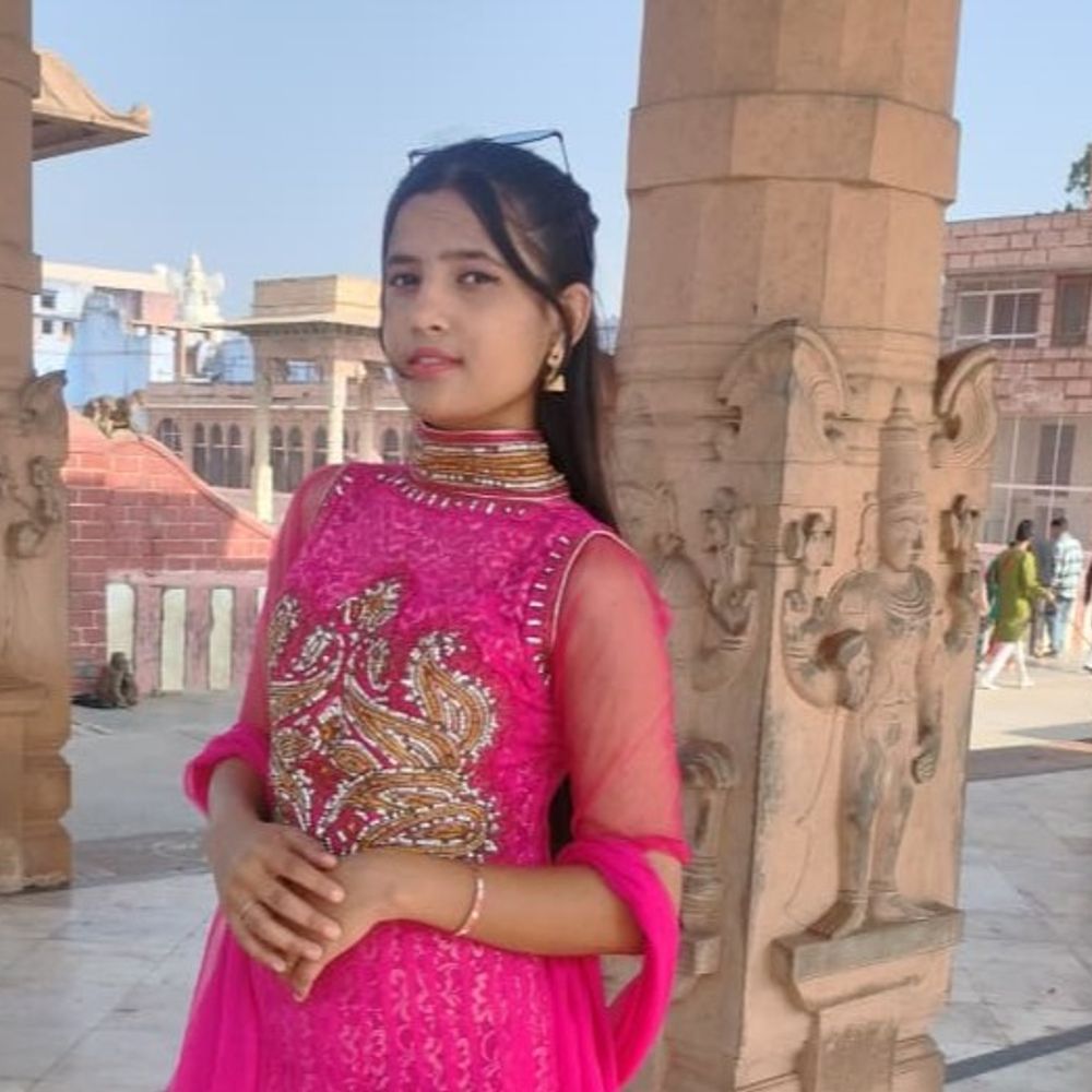 एक्टिवा सवार दो छात्राओं को बस ने रौंदा,एक की मौत:सहेली की हालत गंभीर; राजस्थान में रजिस्टर्ड बस…सिरोंज से भोपाल चलती थी