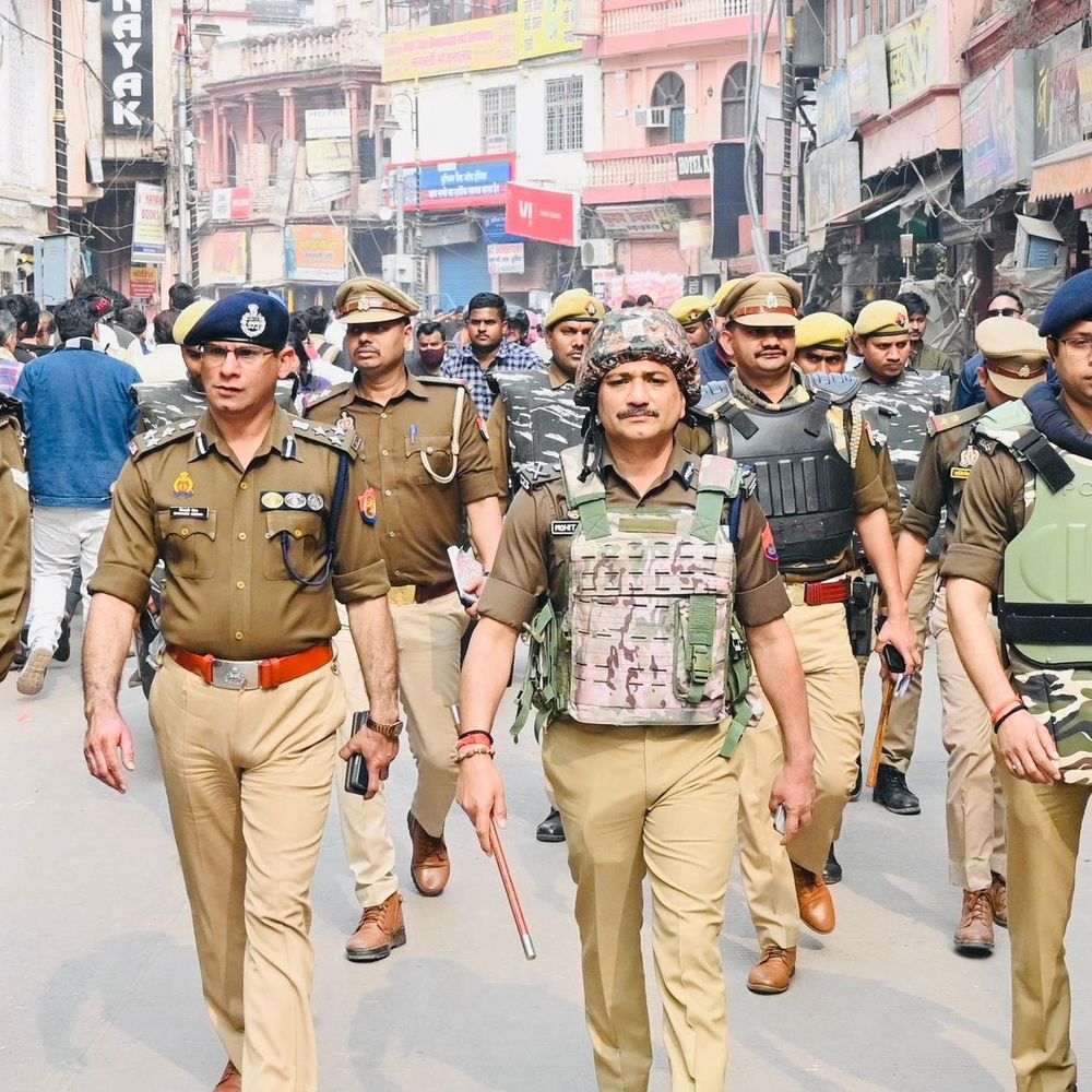 पुलिस-कमिश्नर सड़क पर उतरे तो इंतजाम सुधारने को दौड़े अफसर:काशी में माघ मेला पलट प्रवाह पर अलर्ट, चौराहों-सड़कों के प्रदर्शकारियों पर एक्शन लेगी पुलिस