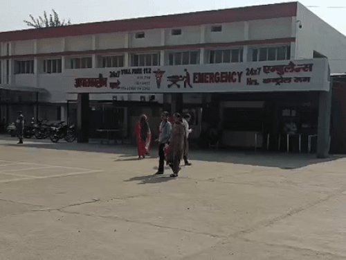 भिवानी में कार व स्कूटी का एक्सीडेंट:भाई के घर से लौटते समय मारी टक्कर, गाड़ी चालक मौके से फरार, घायल को करवाया भर्ती