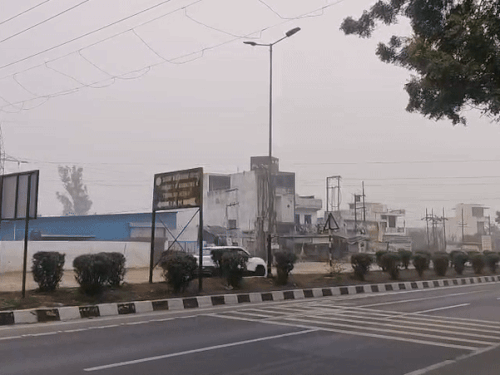 मेरठ में अगले दो दिन कड़ाके की ठंड का अलर्ट:पहाड़ी क्षेत्र में हुई बर्फबारी से बढ़ेगी ठिठुरन, प्रदूषण का स्तर आया नीचे