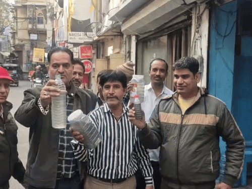 अजमेर में काले और बदबूदार पानी की सप्लाई:लोगों में रोष, दूषित पानी पीकर लोग हो रहे बीमार, जलदाय विभाग नहीं ले रहा सुध