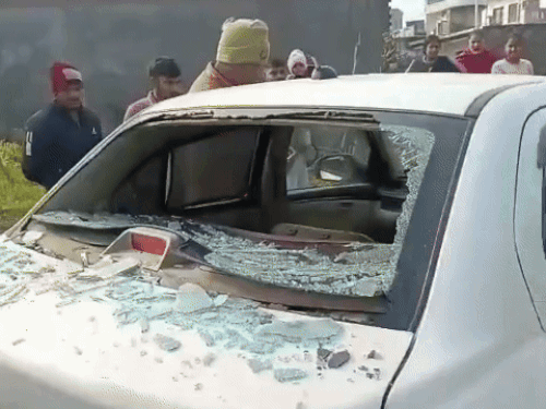 यमुनानगर में बुलेट सवारों का कार चालक पर हमला:तोड़फोड़ कर की मारपीट, 50 हजार रुपए व IPHONE लेकर फरार