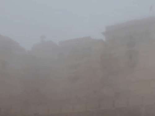 जैसलमेर में सर्दी का यलो अलर्ट, घना कोहरा छाया:पारा 2.2°C; कम विजिबिलिटी में बस-बोलेरो की भिड़ंत