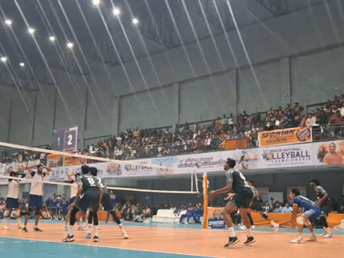 केरल की बेटियों ने जीता नेशनल वॉलीबाल टूर्नामेंट:पुरुष वर्ग में रेलवे का दबदबा, डिप्टी सीएम ने दी विजेताओं को ट्राफी