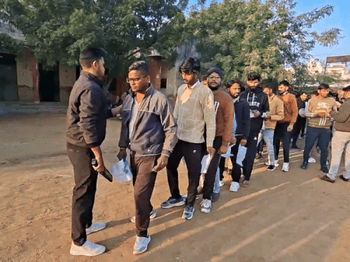 अजमेर में ग्रेड-थर्ड टीचर एग्जाम जारी, चेकिंग कर दी एन्ट्री:RPSC के असिस्टेंट प्रोफेसर एग्जाम की मॉडल आंसर-की पर कल से दर्ज कराएं आपत्ति