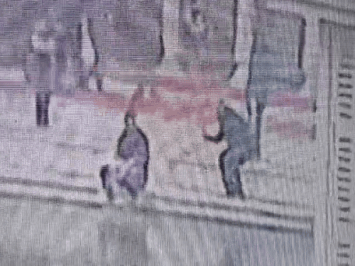 गोल्डन टेंपल सरोवर में कुल्ला करने की फुटेज सामने आई:युवक घूम-घूमकर वीडियो बनाता रहा, कल निहंगों ने पिटाई की, गाजियाबाद से अमृतसर लाया जाएगा