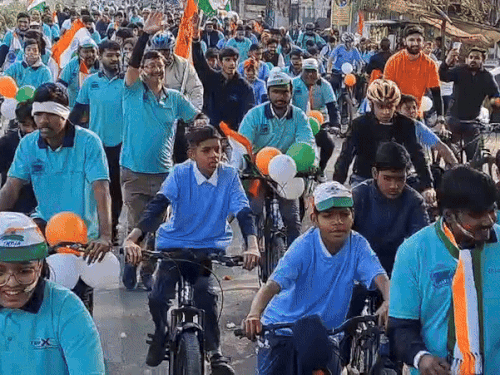 दैनिक भास्कर–चंबल फाउंडेशन की और से तिरंगा साइकिल मार्च:देशभक्ति के रंग में रंगा पूरा कोटा,युवाओं और संगठनों की रही भागीदारी