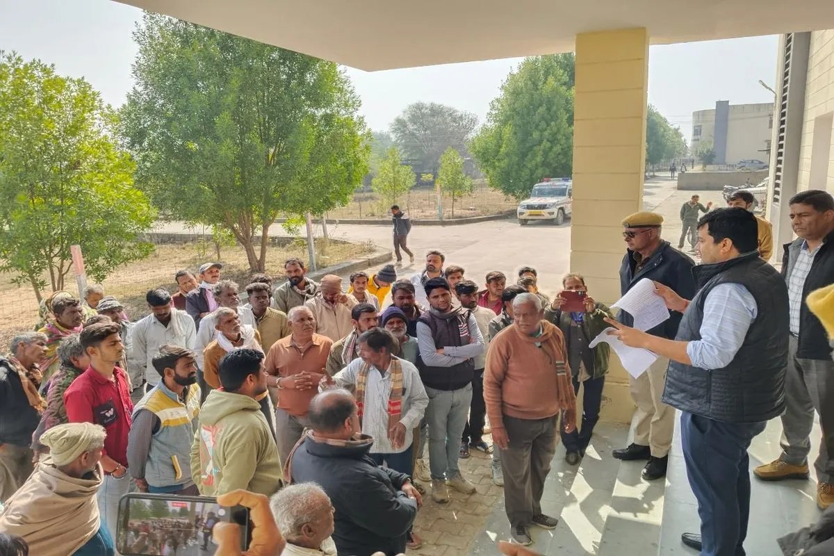 अवैध बजरी खनन पर रोक व चरागाह से अतिक्रमण हटाने की मांग