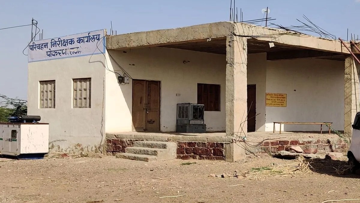 पोकरण: व्यवस्था का ब्रेक फेल : न डीटीओ और न ही निरीक्षक