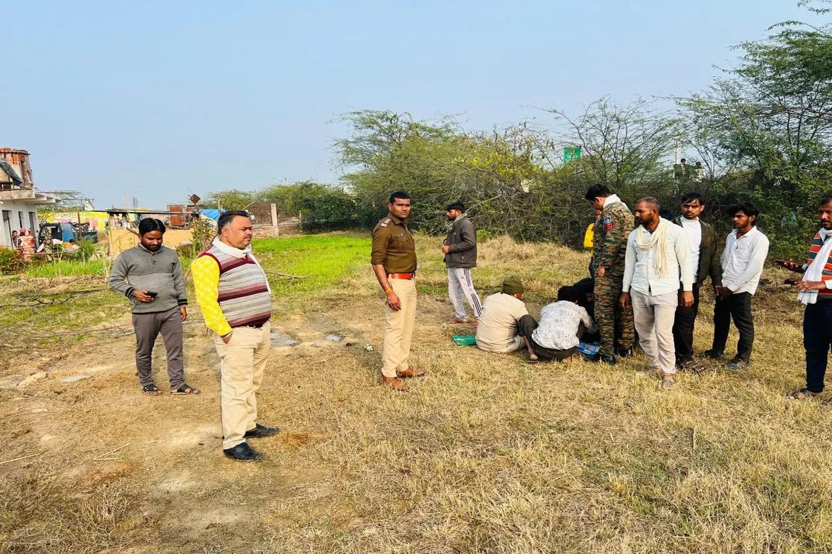 महिला की सिर कटी लाश मिलने से हड़कंप, नहीं हुई शिनाख्त