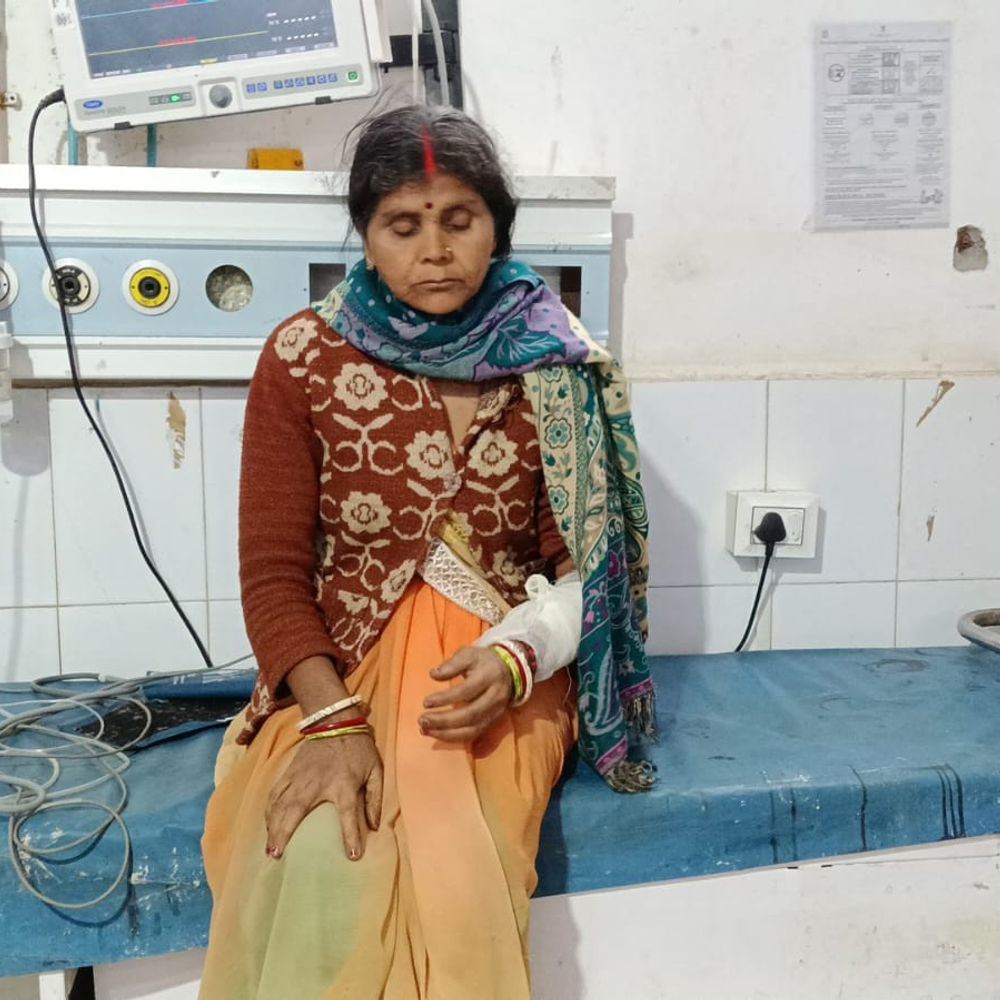 तीन दिन पहले घर से भागकर की शादी:लव मैरिज के बाद गांव में बवाल, युवक के घरवालों पर लाठी-डंडों से हमला ; 4 घायल