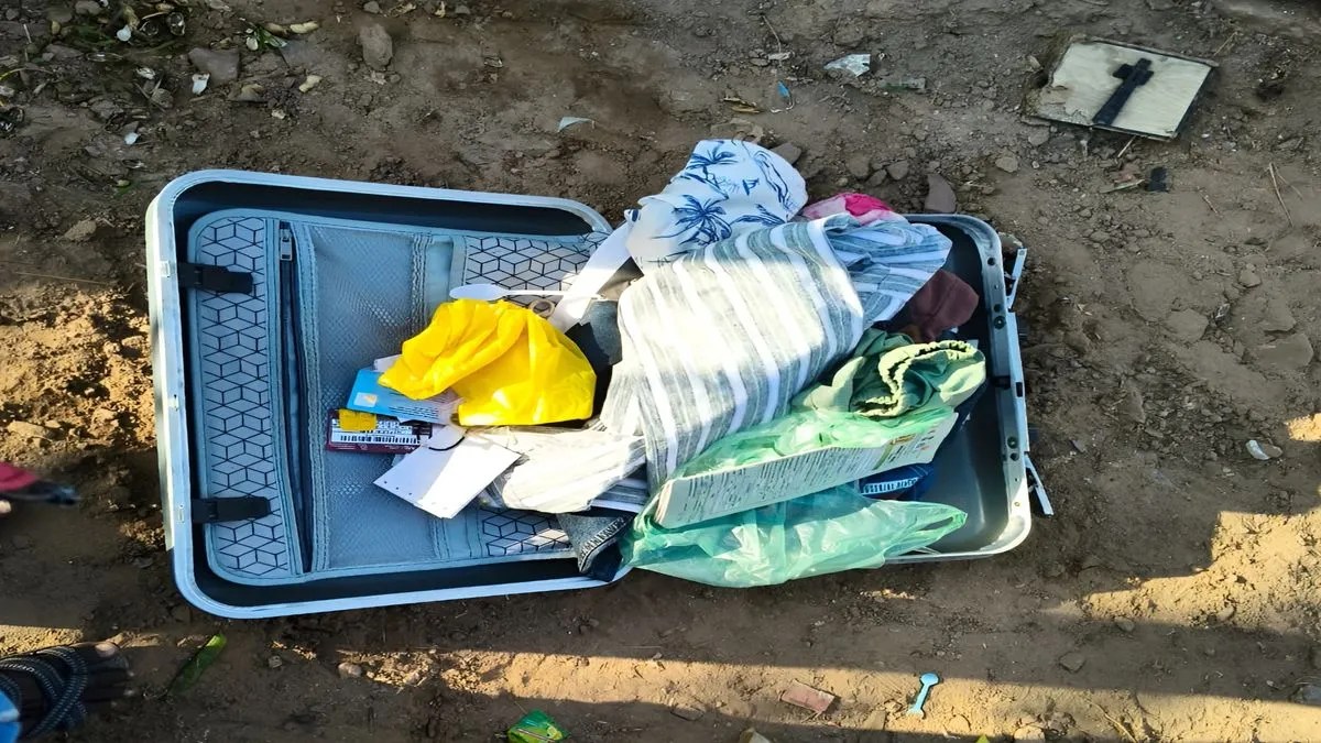 परिवार के सदस्य सो रहे थे घर से नकदी चुरा ले गए चोर