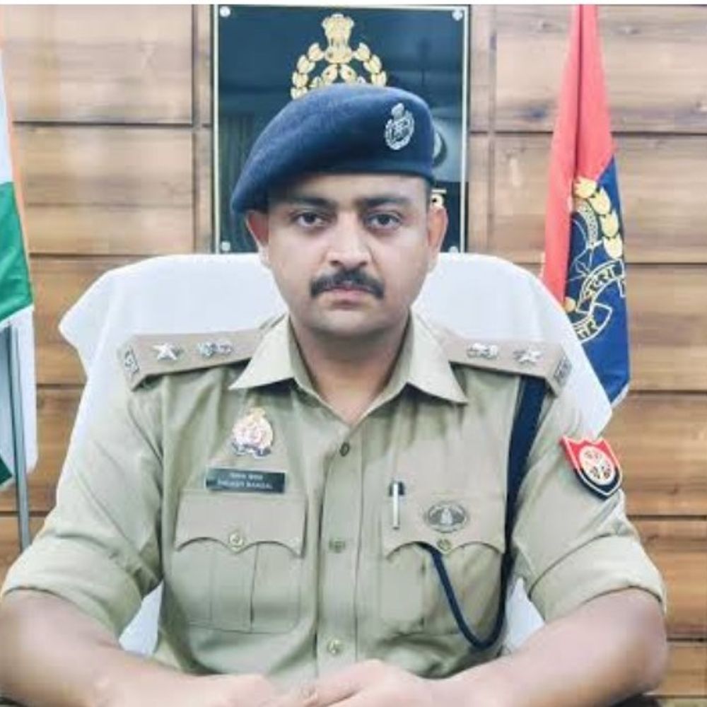 बांदा में जेल अधीक्षक, निलंबित जेलर पर FIR दर्ज:कोर्ट के आदेश बिना रिहा हुआ माफिया रवि काना, 5 सदस्यीय SIT गठित; तलाश जारी