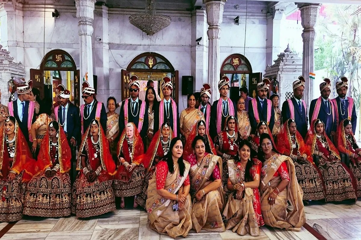 शाहीबाग में गूंजी शहनाई, 11 दिव्यांग युगल बने हमराही