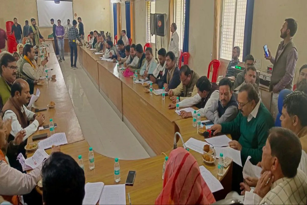 नगर पालिका के सम्मेलन में हंगामा, विधायक और नपा अध्यक्ष के रिश्तेदार भिड़े