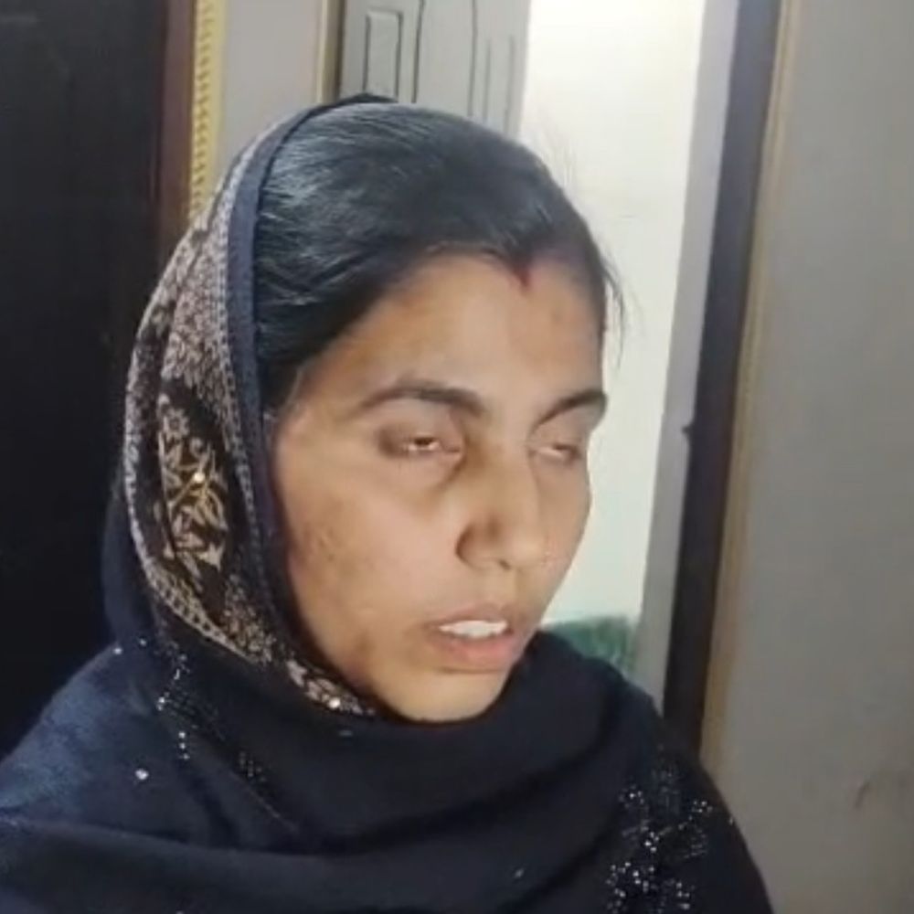 शादीशुदा गर्लफ्रेंड के कमरे में मिली लाश:परिवार बोला-रात में मिलने बुलाई, फिर बेटे को मारकर टांगा, महिला बोली- हमारा दो साल से संबंध, सुसाइड किया