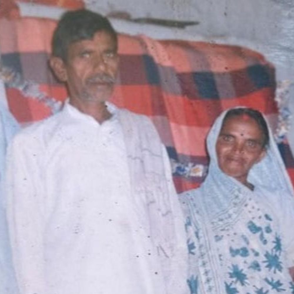 पत्नी की गर्दन काटकर हत्या करने वाले पति को उम्रकैद:चरित्र शंका में की थी हत्या, सिर पेड़ पर रखकर फरार हुआ था आरोपी