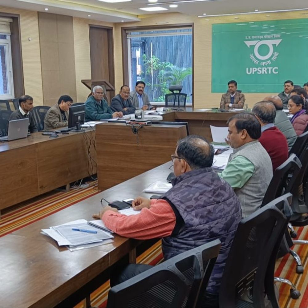 अब ऐप से लगेगी रोडवेज कर्मियों की ड्यूटी:यूपीएसआरटीसी एमडी पीएन सिंह बोले -काम सुधारें अधिकारी वरना होगी सख्त कार्रवाई