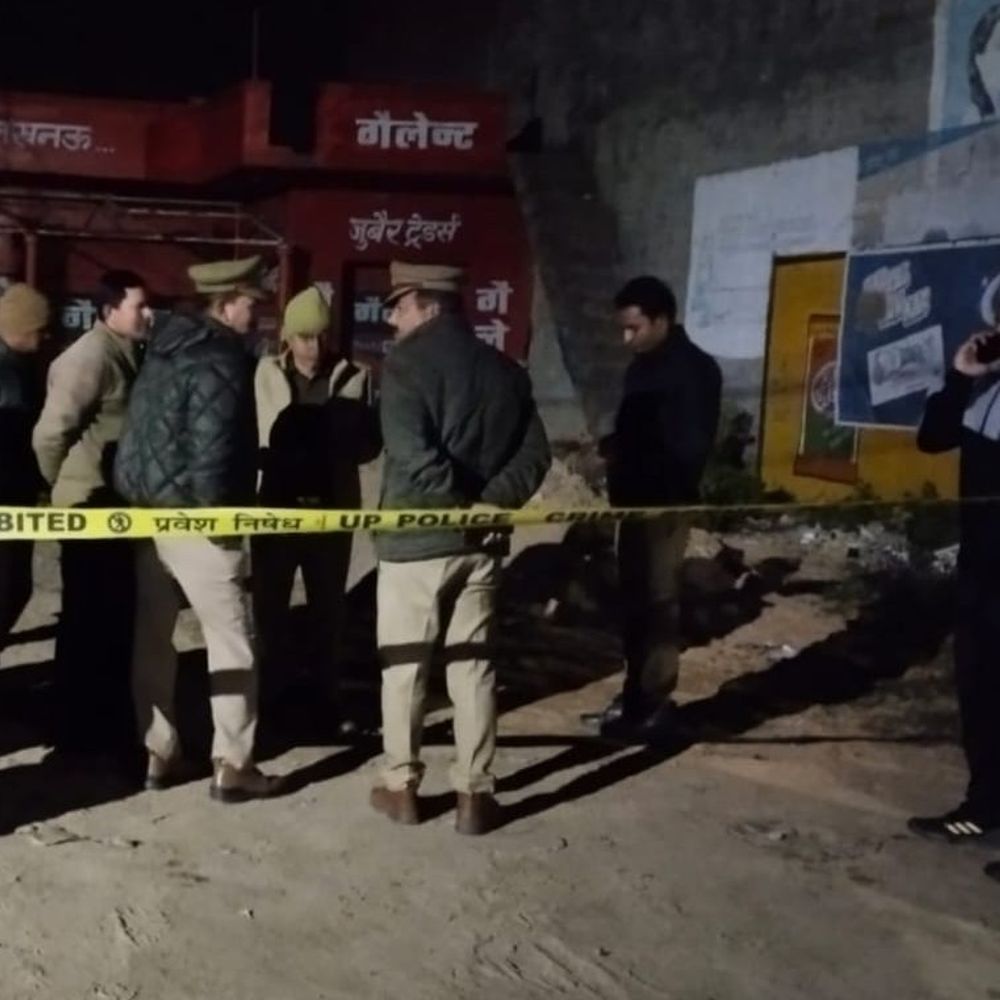 लखनऊ में विस्फोटक होने की सूचना पर पुलिस का छापा:बम निरोधक दस्ता और डॉग स्क्वायड की टीम ने भी तलाशी ली, गोदाम सील