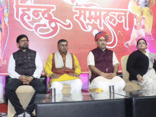 झांसी में RSS प्रचारक बोले-सनातम में तलाक नहीं होती:संघ के शताब्दी वर्ष पर कहा-विवाहित जोड़े मियां-बीबी, हसबेंड-वाइफ और हब्बी-बब्बी कहना छोड़ें