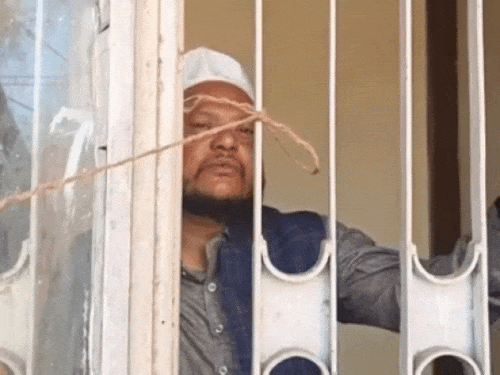 झांसी के होटल में बंद हो गए RLD नेता:हॉल का ताला डालकर चला गया कर्मचारी, बीस मिनट बाद खुला