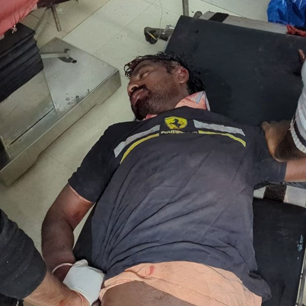 आरा में पैसों के विवाद में युवक पर हमला:धारदार हथियार से कान और सिर पर किया वार; नशा करने के दौरान हुआ था झगड़ा