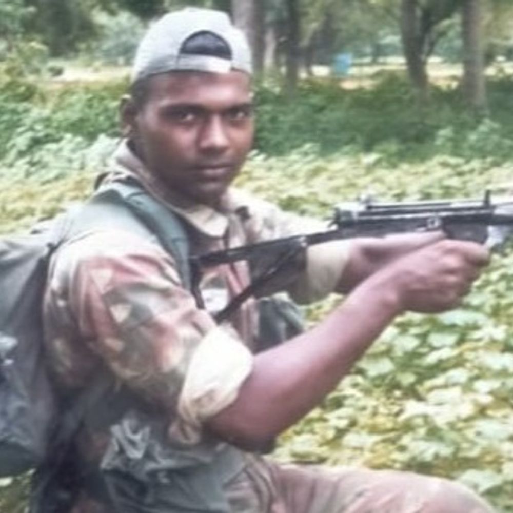 आरा में फंदे से लटका मिला आर्मी जवान का शव:साली की शादी में छुट्टी पर घर आए थे, शेयर बाजार में नुकसान से डिप्रेशन में आत्महत्या की आशंका