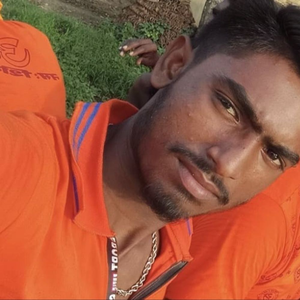 भोजपुर में सड़क हादसे में युवक की मौत:घर से ट्रैक्टर लेकर निकला था, रास्ते में गाड़ी अनियंत्रित होकर पलट गई