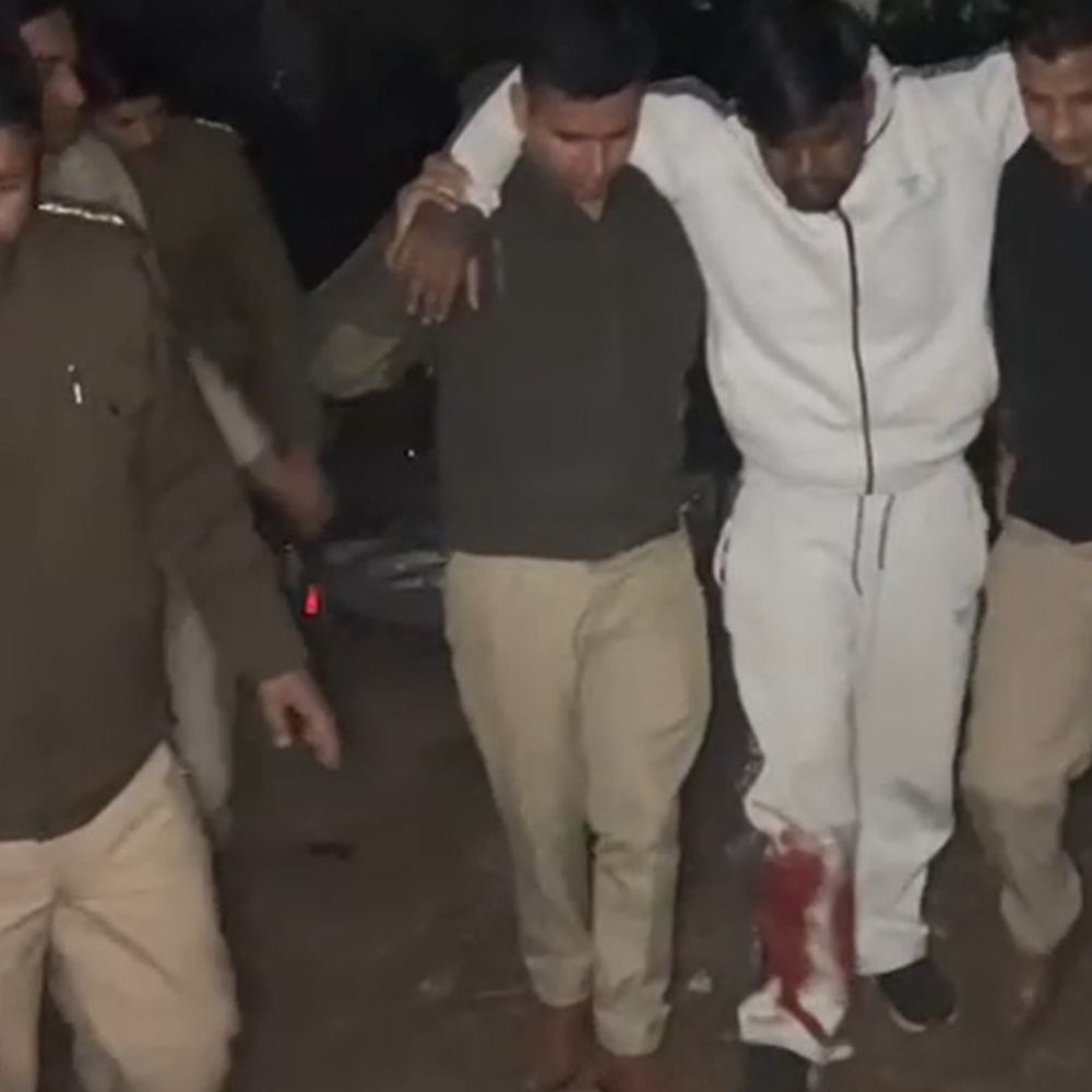 बरेली में पुलिस और बदमाशों के बीच मुठभेड़:एक के पैर में लगी गोली, शास्त्री नगर में मोबाइल-चेन लूटने वालों को पुलिस ने घेरा