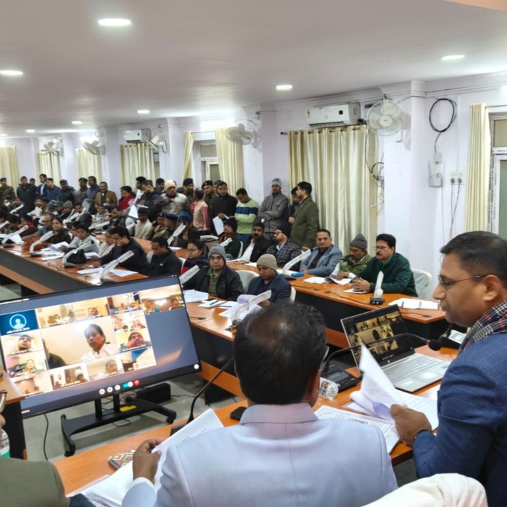 गयाजी में 61 सेंटर पर इंटर की परीक्षा:72,698 परीक्षार्थी शामिल होंगे, जूता-मोजा पहनकर आने से रोक; CCTV से निगरानी