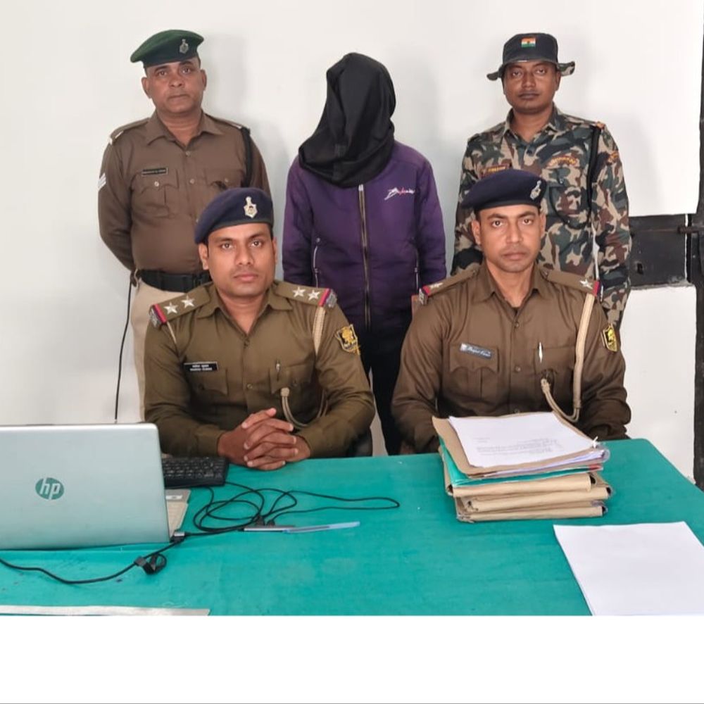 गयाजी में हथियार के साथ युवक गिरफ्तार:बड़ी वारदात को अंजाम देने की फिराक में था; बंदूक और छर्रा बरामद, खेत में छिपाकर रखा था