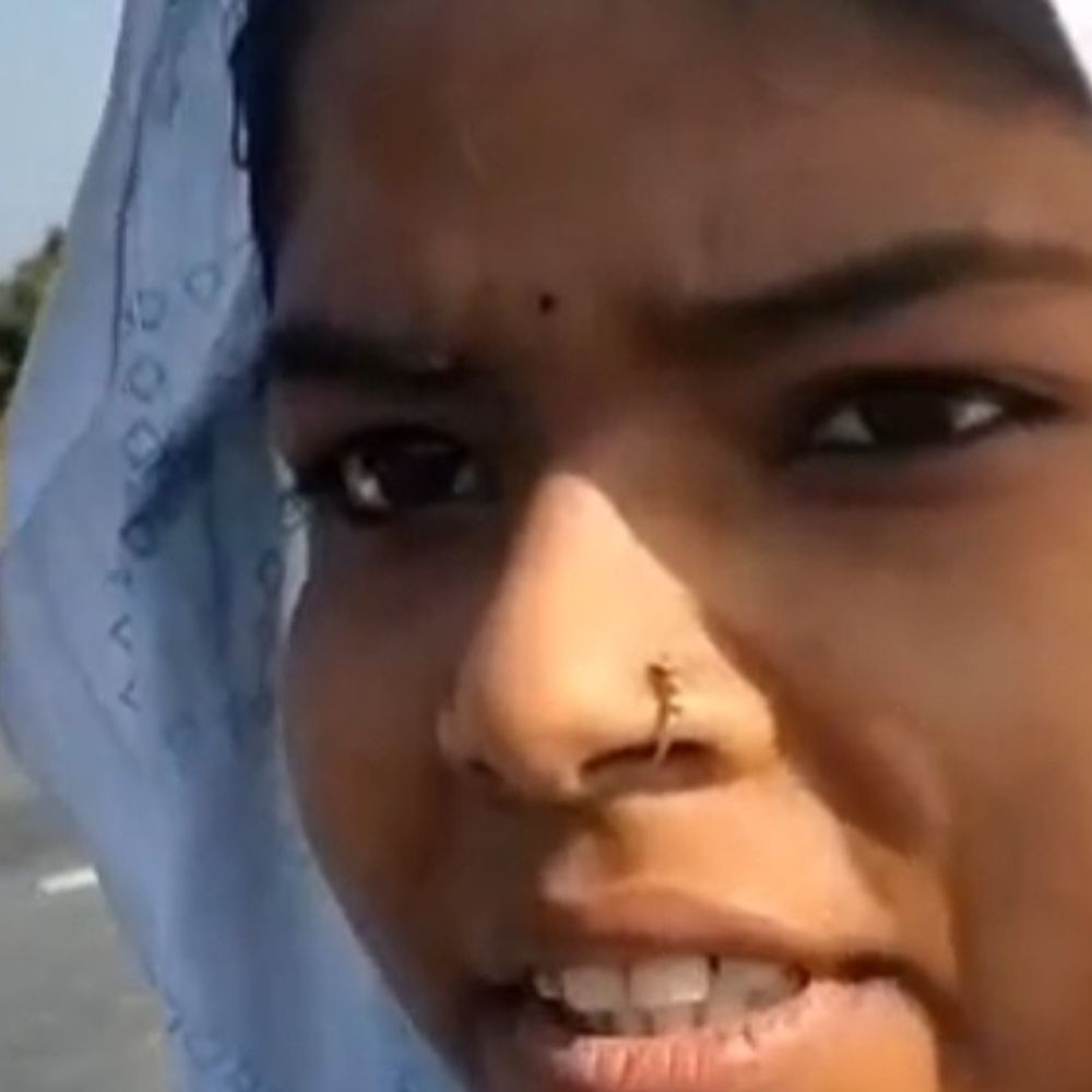 गयाजी में दिल्ली की युवती शराब के साथ गिरफ्तार:146 बोतल विदेशी शराब के साथ 5 हुए गिरफ्तार, बोधगया-शेरघाटी में कार्रवाई