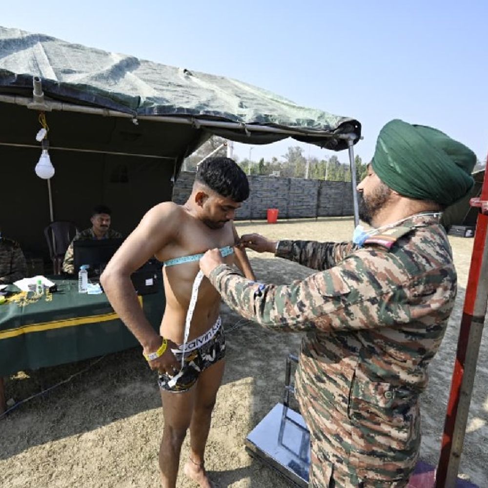 अग्निवीर जीडी भर्ती रैली का नौवां दिन:758 अभ्यर्थियों ने दिखाई दमखम; गोंडा और बांदा जिलों के युवा पहुंचे, एएमसी स्टेडियम में हुई दौड़ और शारीरिक परीक्षा