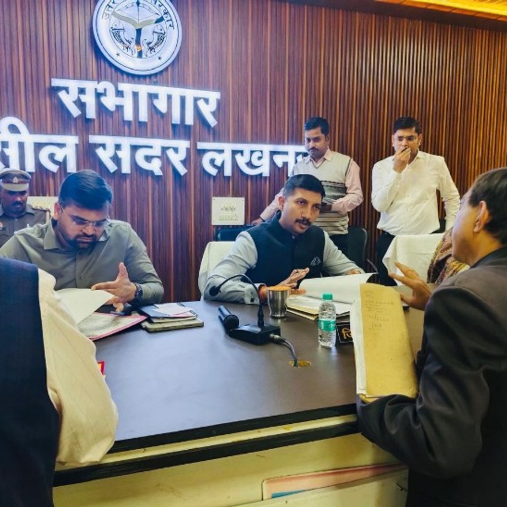 लखनऊ समाधान दिवस में 504 शिकायतें:डीएम की अध्यक्षता में सदर तहसील में सुनवाई की, 73 मामलों का मौके पर निस्तारण