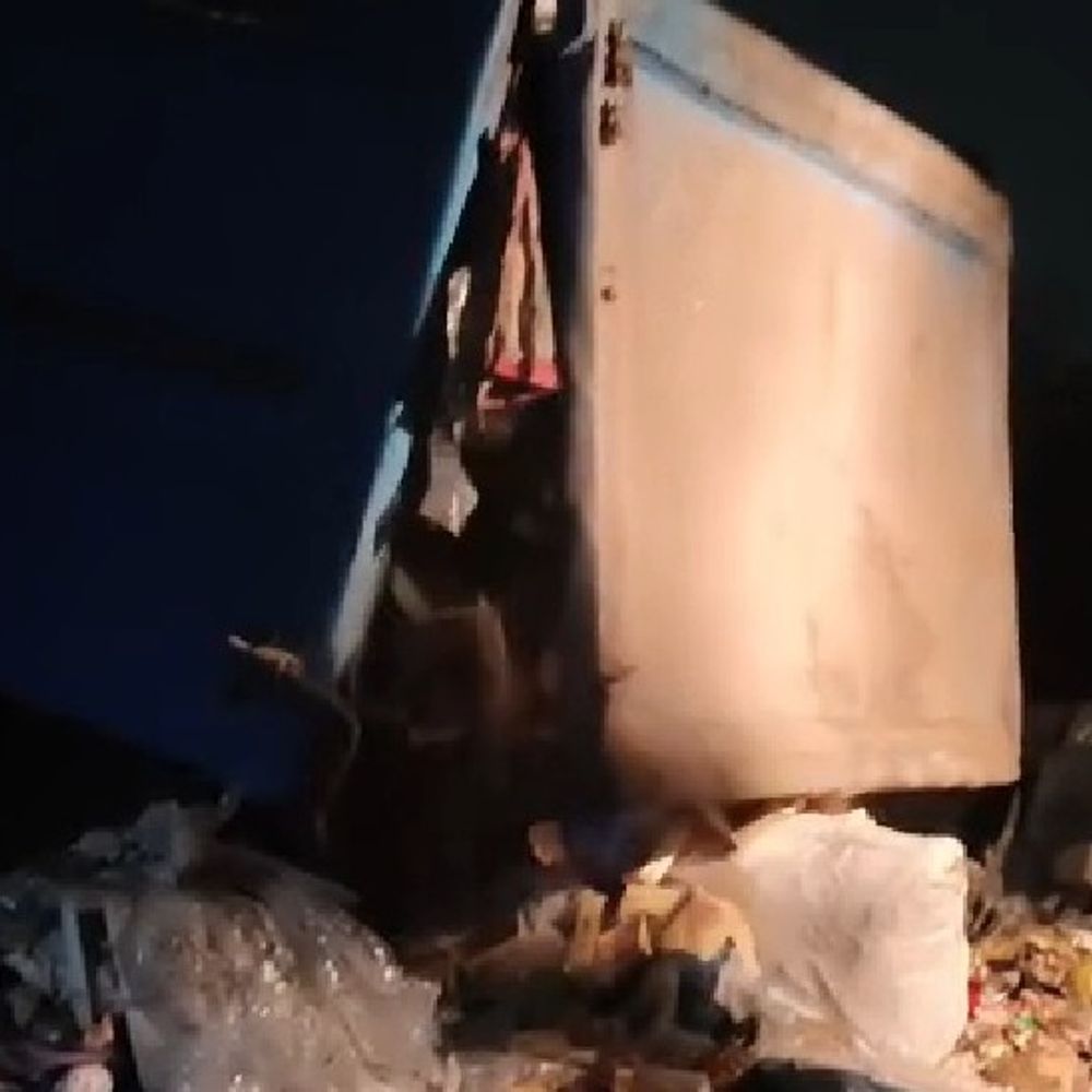 लखनऊ में 14 लाख से अधिक का मिलावटी सामान नष्ट:16 नमूने भेजे गए सैंपल के लिए; घी और खोया सीज कर बिक्री पर लगाई रोक