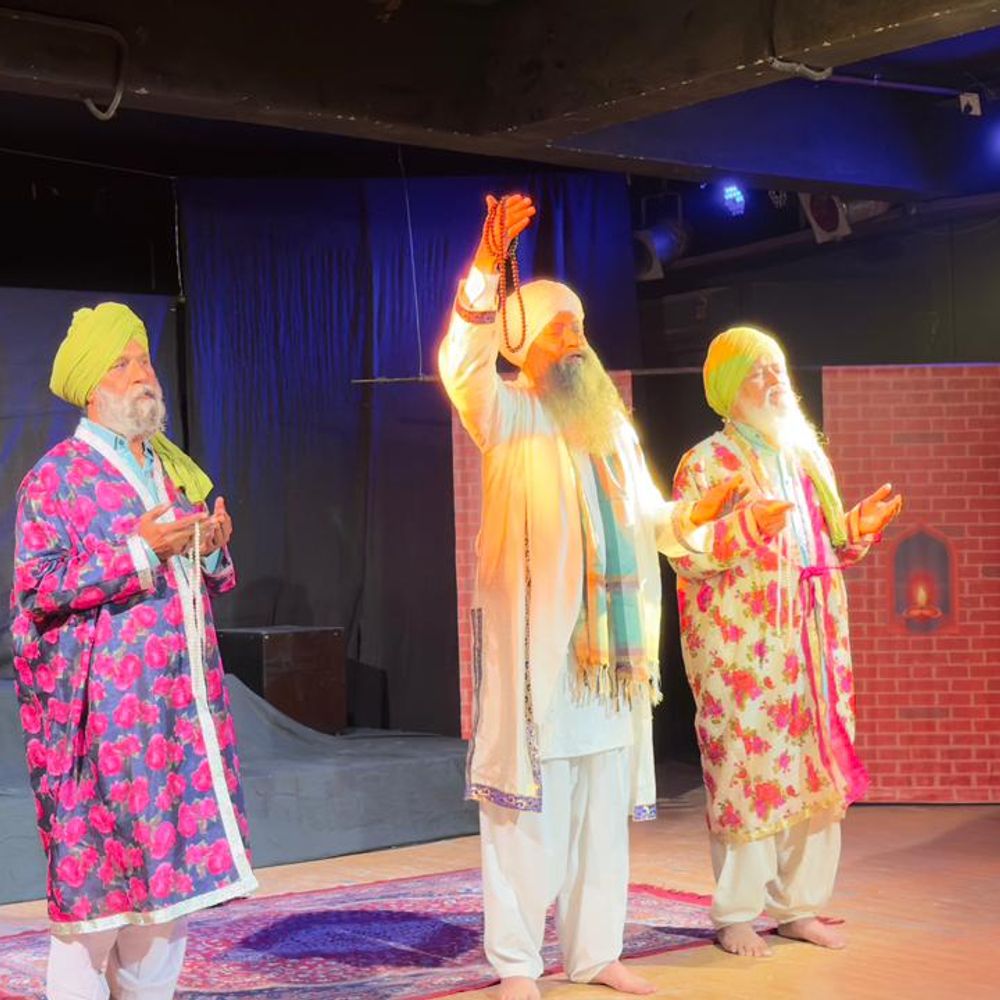 नाटक ‘सच दे पंधी’ के जरिए पीर बुधु शाह को नमन