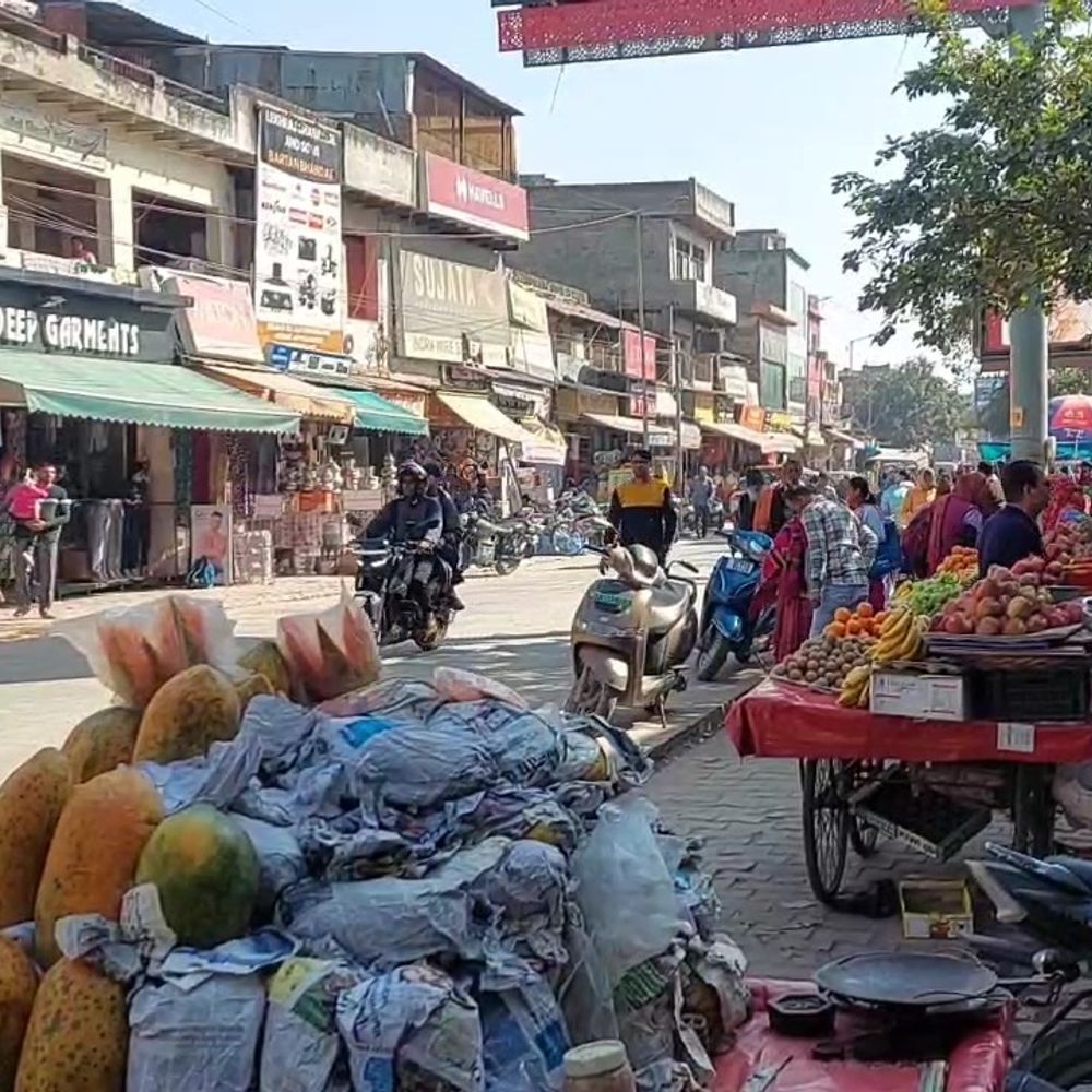 मथुरा में टेम्प्रेचर 12°C:गलन बढ़ी,सर्द हवाएं कर रही परेशान, 12 फरवरी तक ऐसा ही रहेगा मौसम