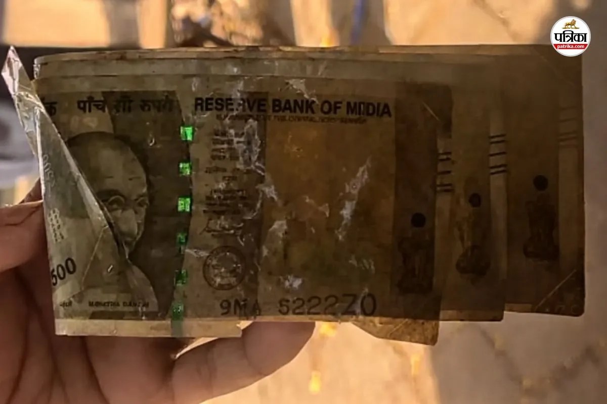 Rajasthan: सीवरेज से अचानक निकलने लगी नोटों की गड्डियां, पुलिस के पहुंचने से पहले एक बोरा नोट लेकर भागे दो युवक