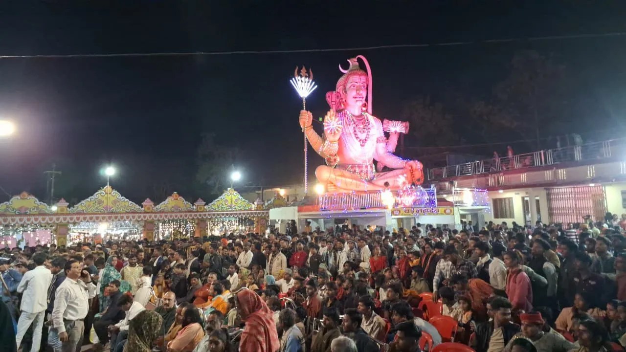 महाशिवरात्रि पर जटाशंकर में उमड़ा जन सैलाब, आस्था के महापर्व में भोले बाबा के बाराती बने साधू-संत