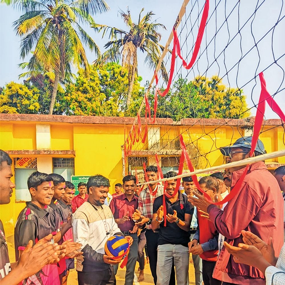 शहीदों की स्मृति में पीएमटी छात्रावास में जिला स्तरीय खेल प्रतियोगिता शुरू की गई