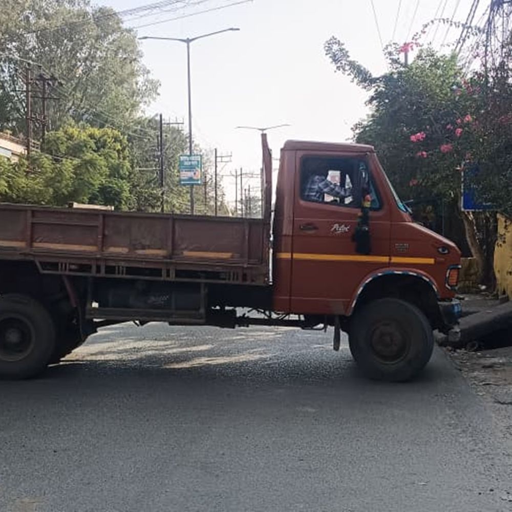 नो-एंट्री में बेखौफ घुस रहे मालवाहक, पुलिस वीवीआईपी मूवमेंट में ही व्यस्त