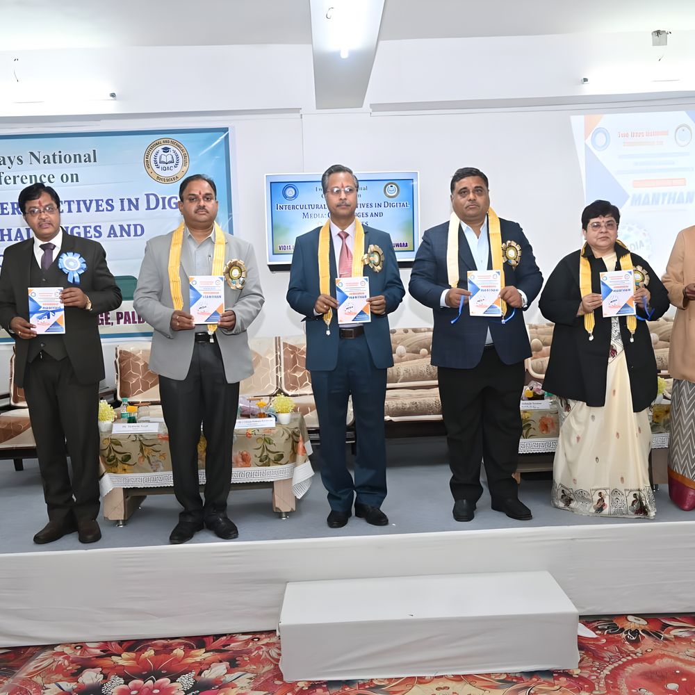 दुनिया डिजिटल मीडिया से हैशटैग तक पहुंची: डॉ सुबोध