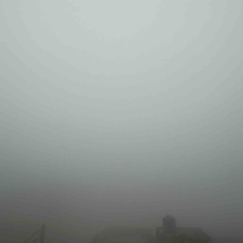 बुलंदशहर में चौथे दिन छाया घना कोहरा:विजिबिलिटी 10 मीटर से भी कम, अगले दो दिन धूप निकलने के आसार नहीं