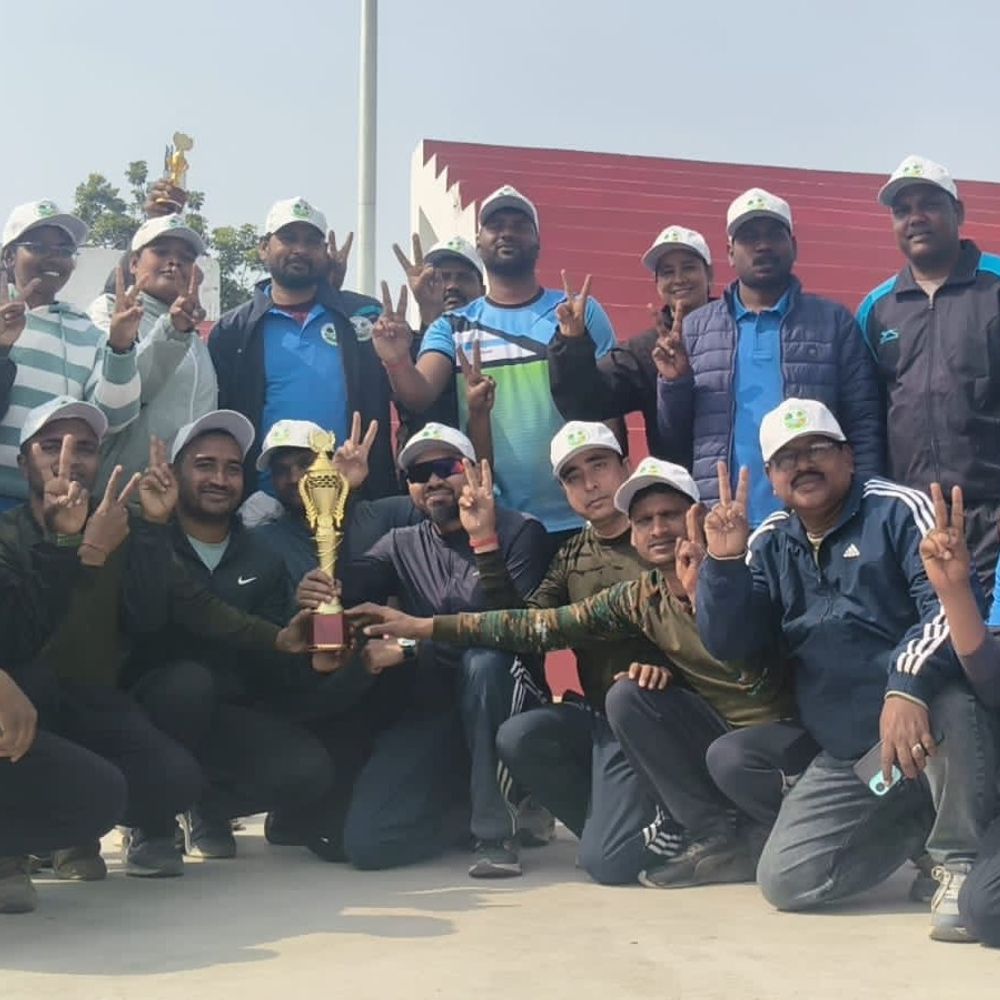 मधेपुरा टीम ने जीता मैत्री क्रिकेट मैच:सहरसा वन प्रमंडल ने कराया आयोजन, कर्मचारियों में बढ़ा तालमेल