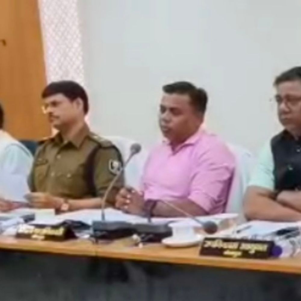 शेखपुरा में होली पर 117 स्थान संवेदनशील घोषित:मजिस्ट्रेटों के नेतृत्व में पुलिस बल तैनात, DM-SP ने की मीटिंग