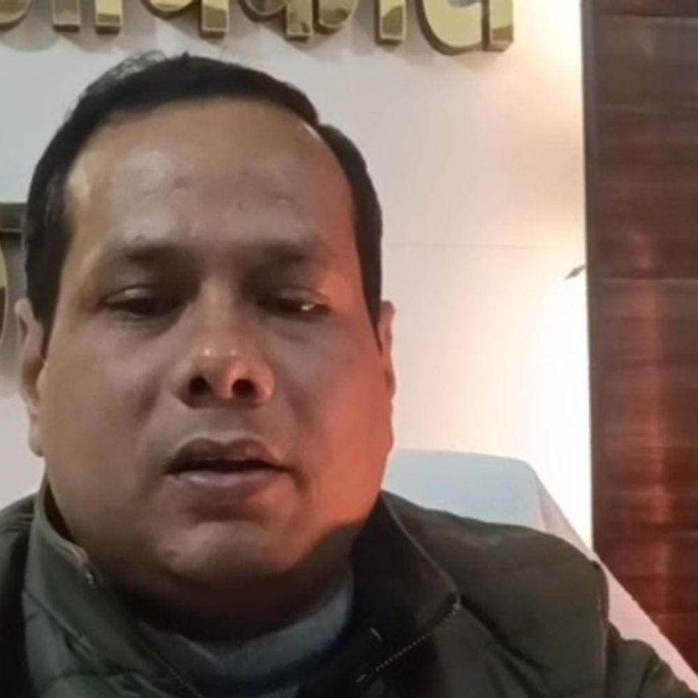 मिड-डे मील में कीड़े मिले, प्रधानाध्यापिका निलंबित:अंबेडकरनगर के स्कूल में खाद्यान्न रखरखाव में लापरवाही, BSA ने की कार्रवाई