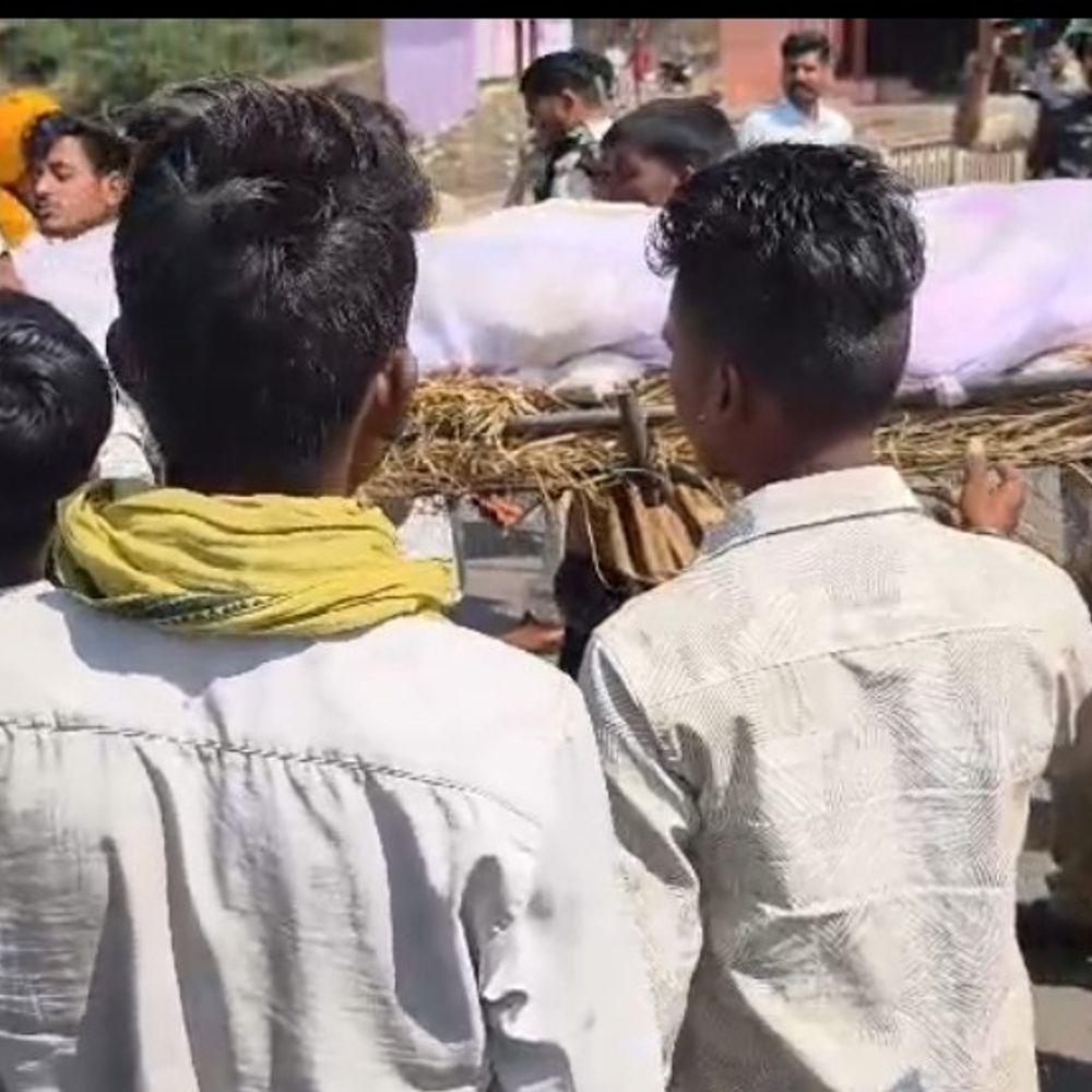 शव रखकर हाईवे जाम करने वाले 42 लोगों पर केस:पेटलावद पुलिस ने भारतीय न्याय संहिता की गंभीर धाराओं में मामला दर्ज किया