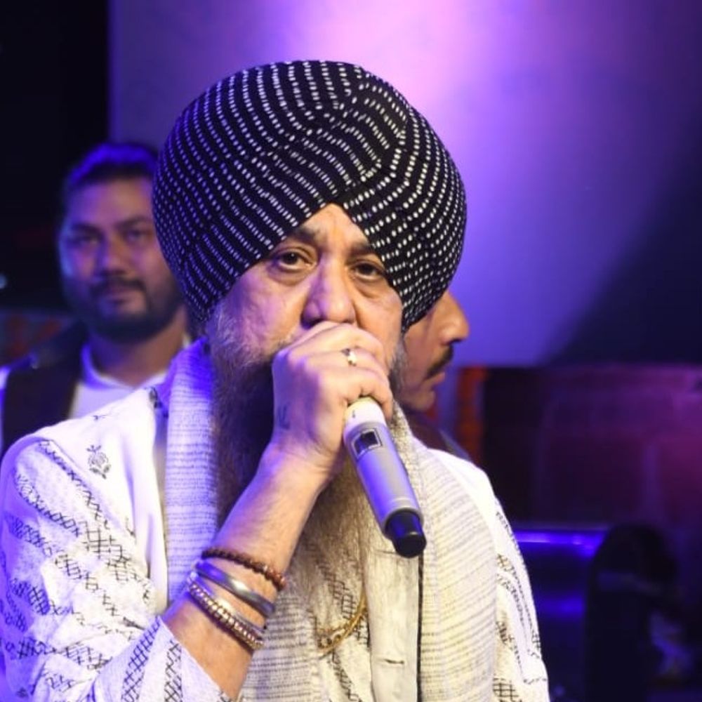 भोजपुर में तीन दिवसीय महादेव महोत्सव का शुभारंभ:बुंदेली लोकगायन और लखबीर सिंह लक्खा के भजनों से शिवमय हुआ मंदिर परिसर