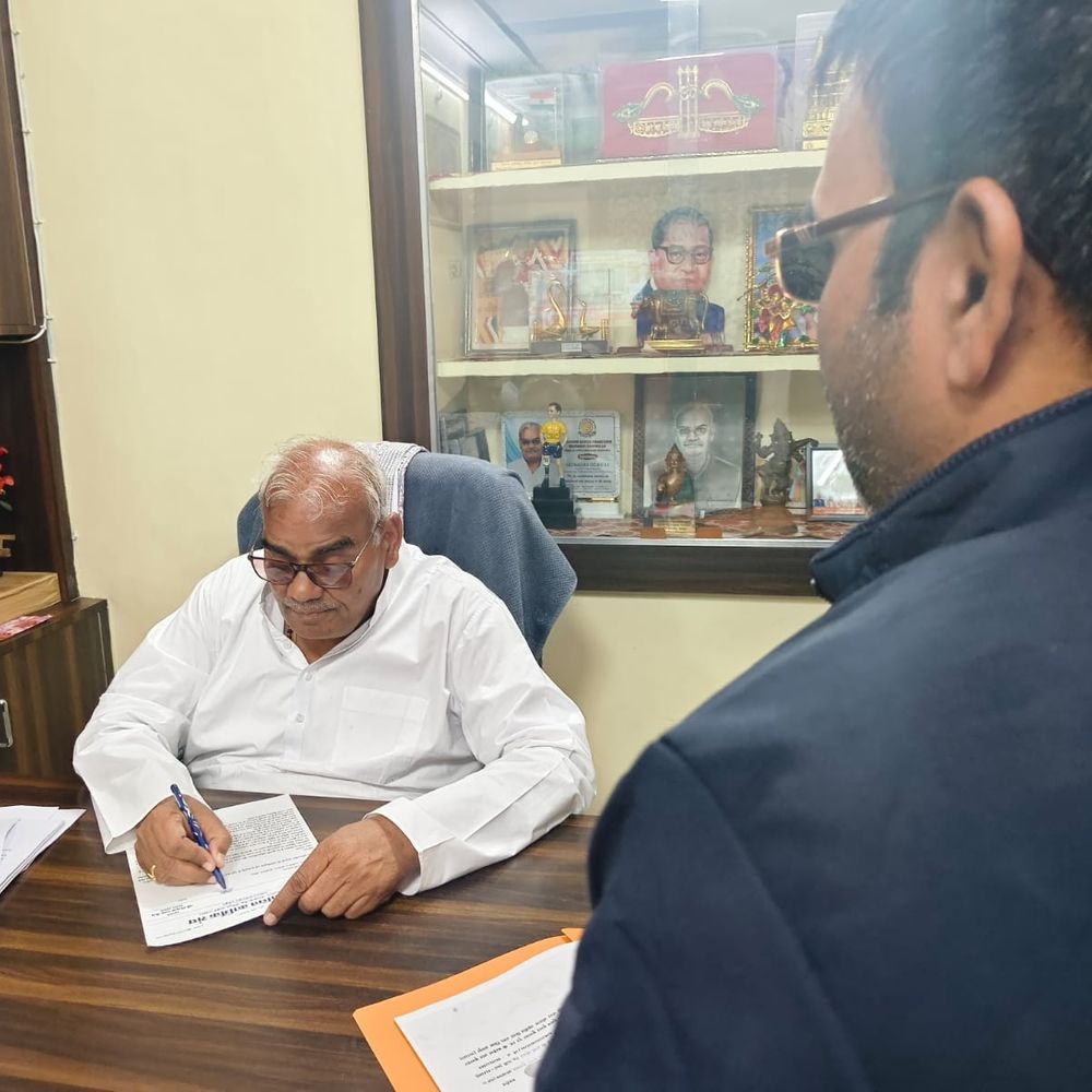 दृष्टि बाधित संघ महामंत्री ने उठाई समस्याएं:शिक्षा मंत्री को सौंपा प्रमुख मांगों का ज्ञापन, सकारात्मक कार्रवाई का मिला आश्वासन